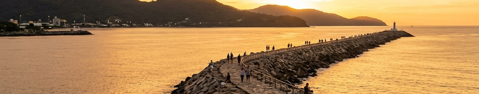 Mole de Itajaí no Golden Hour